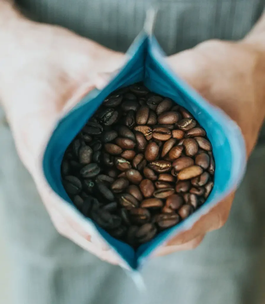 degassing valves: coffee bag with degassing valves